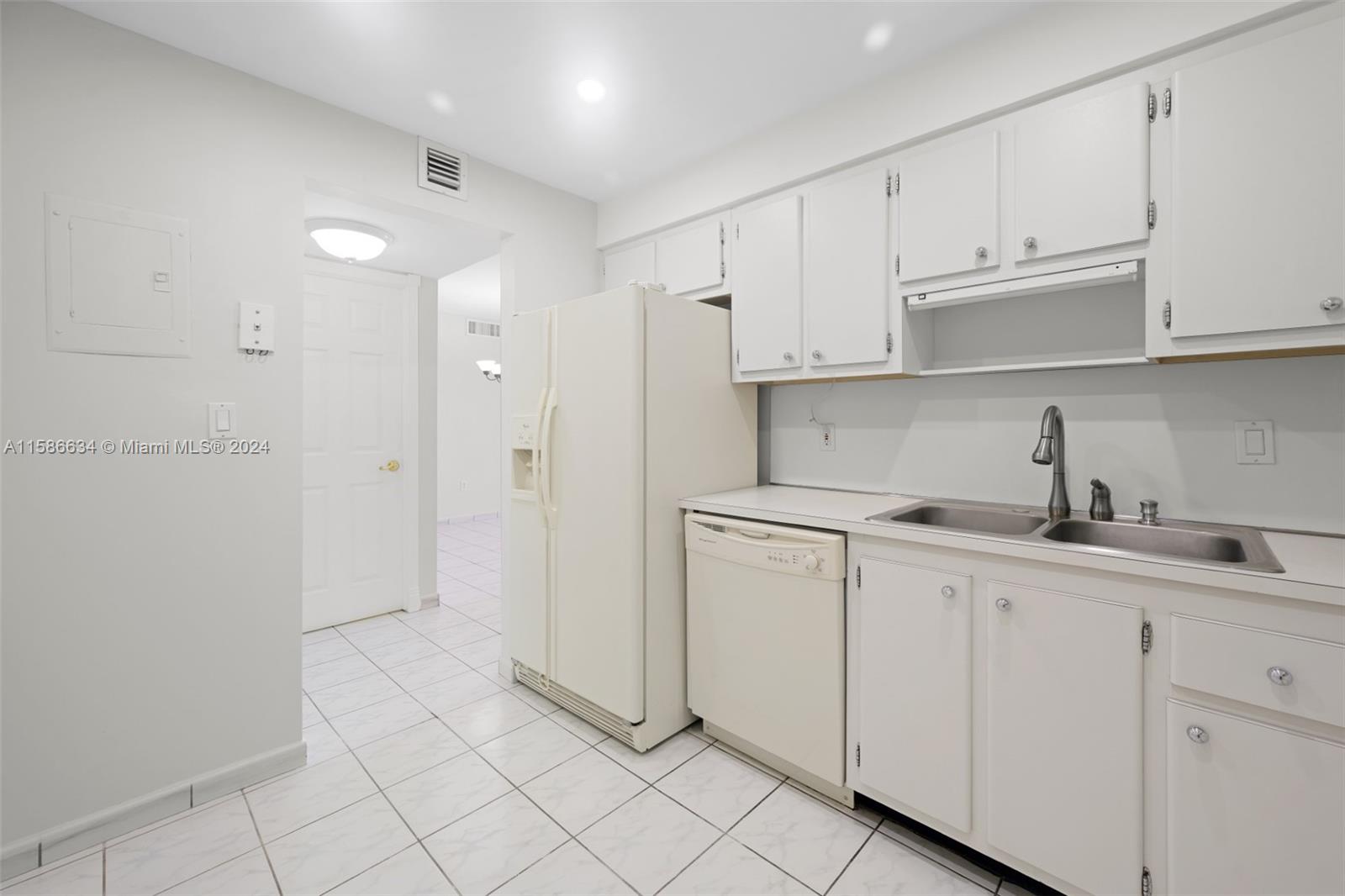 WILSHIRE CONDO - Residential Lease