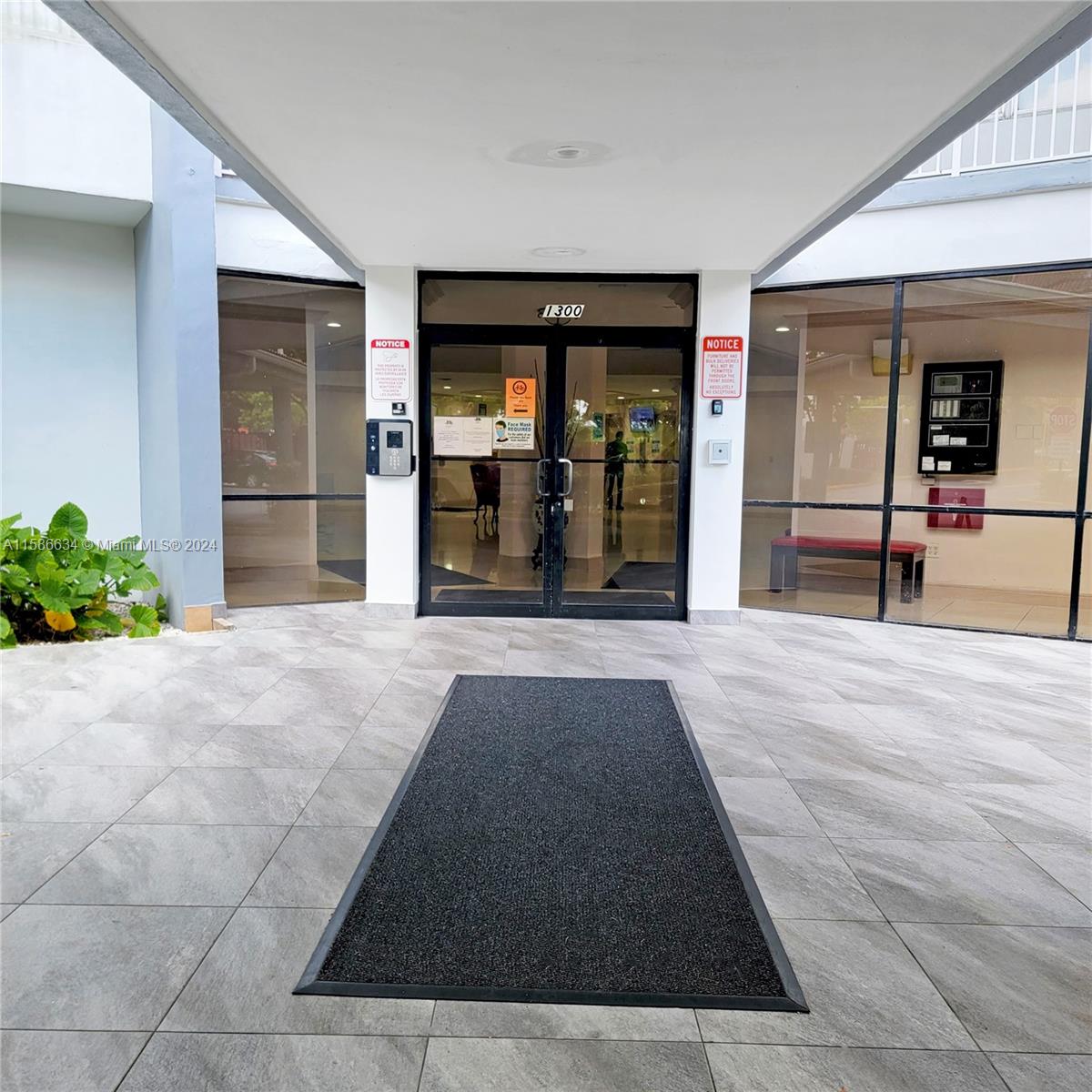 WILSHIRE CONDO - Residential Lease