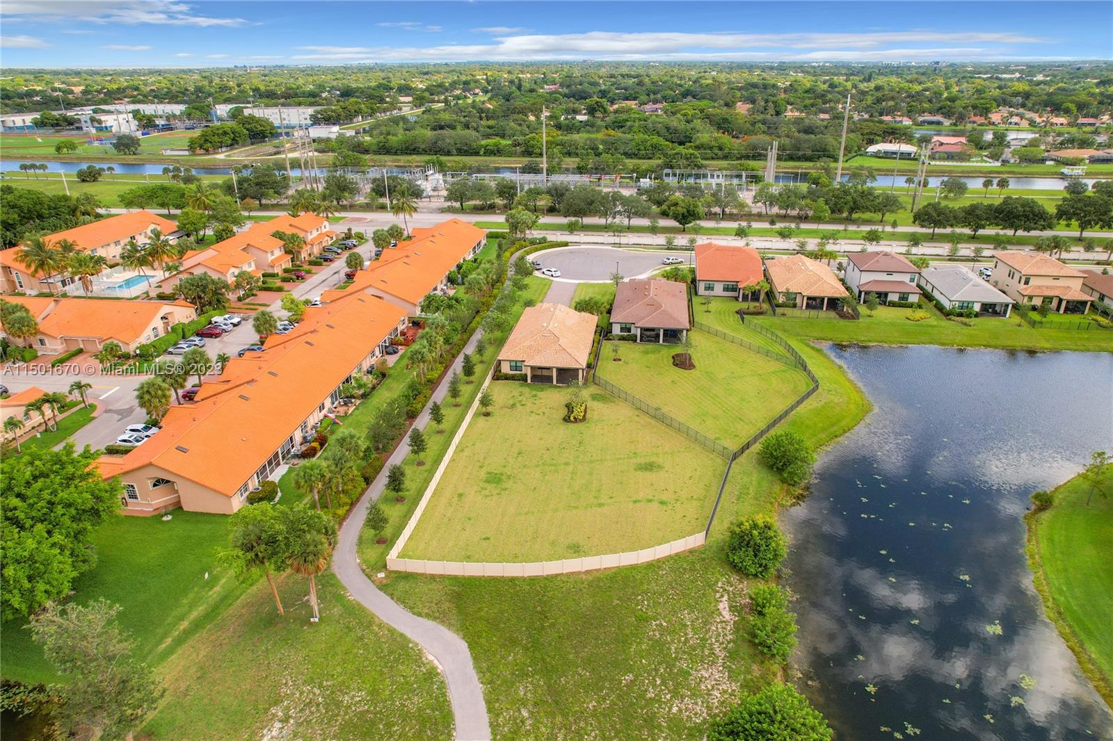 WOODMONT POD E - Residential