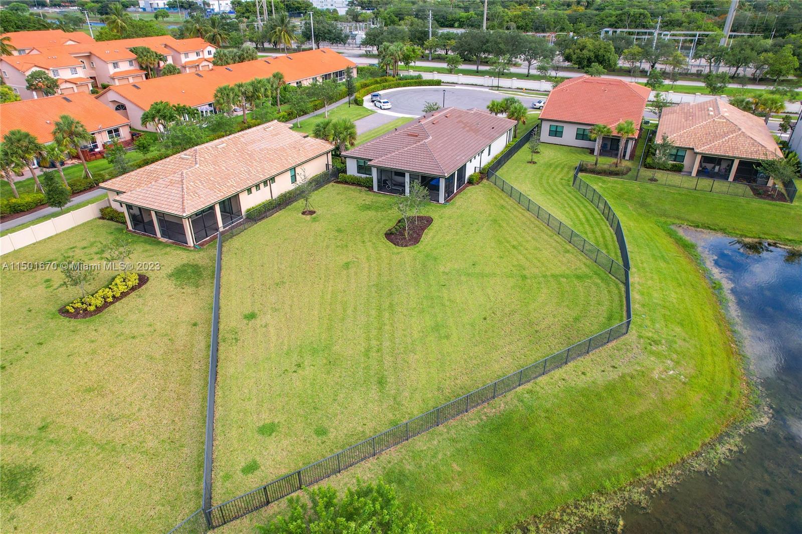 WOODMONT POD E - Residential