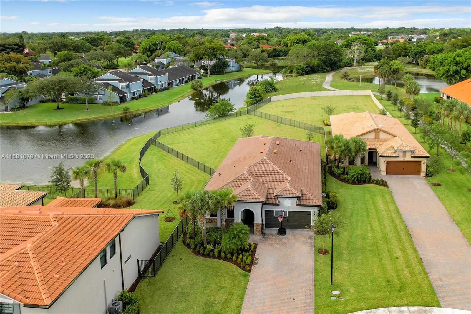 WOODMONT POD E - Residential