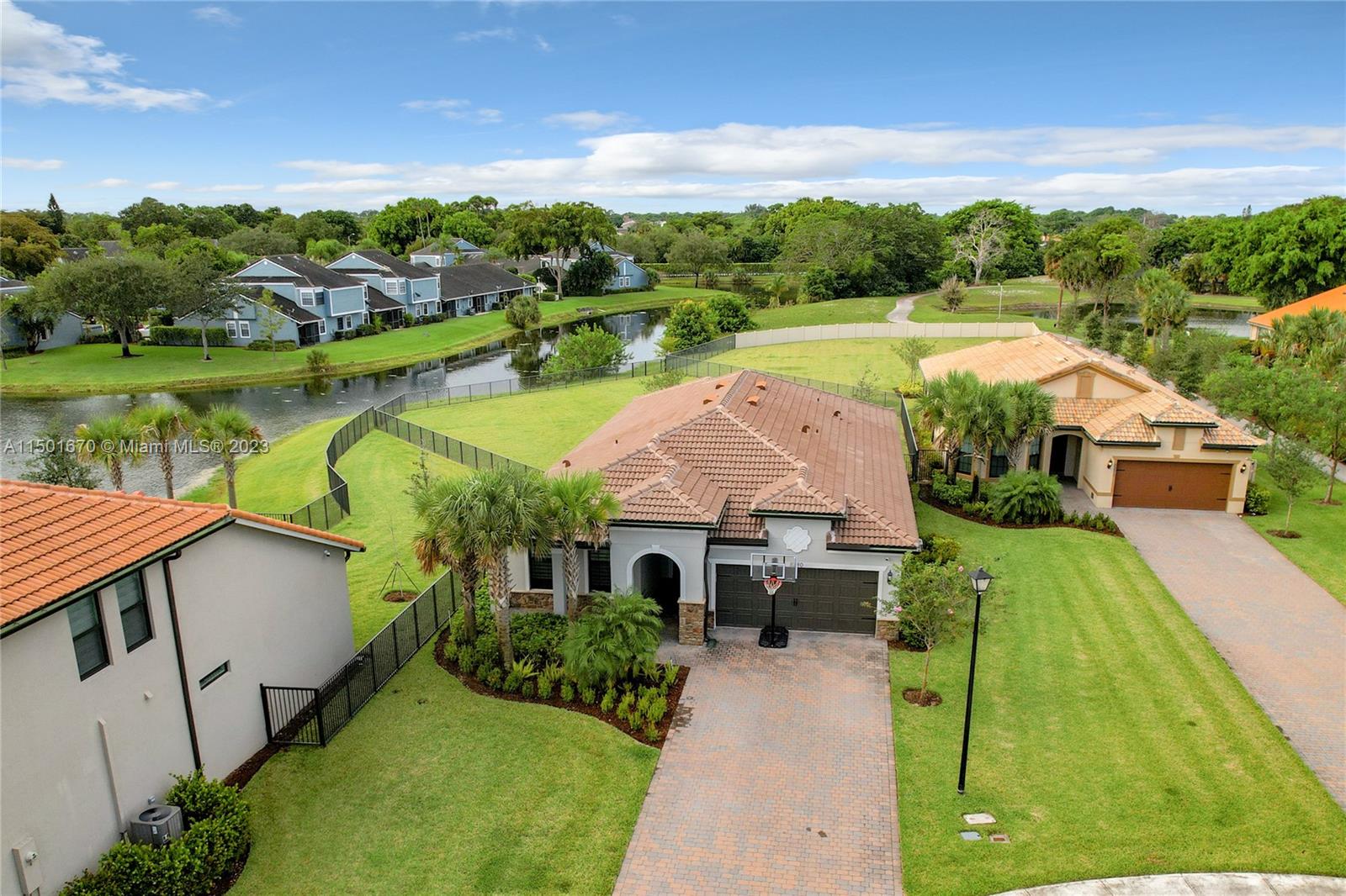 WOODMONT POD E - Residential
