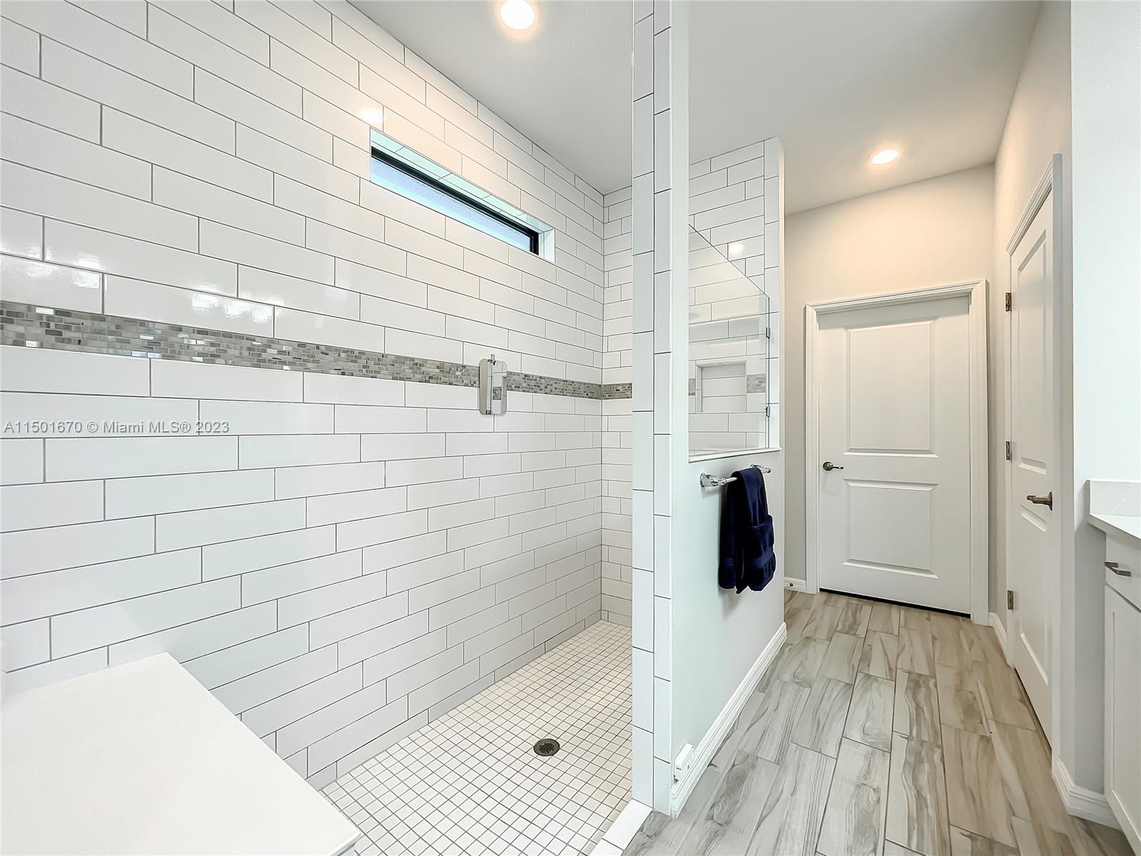 WOODMONT POD E - Residential