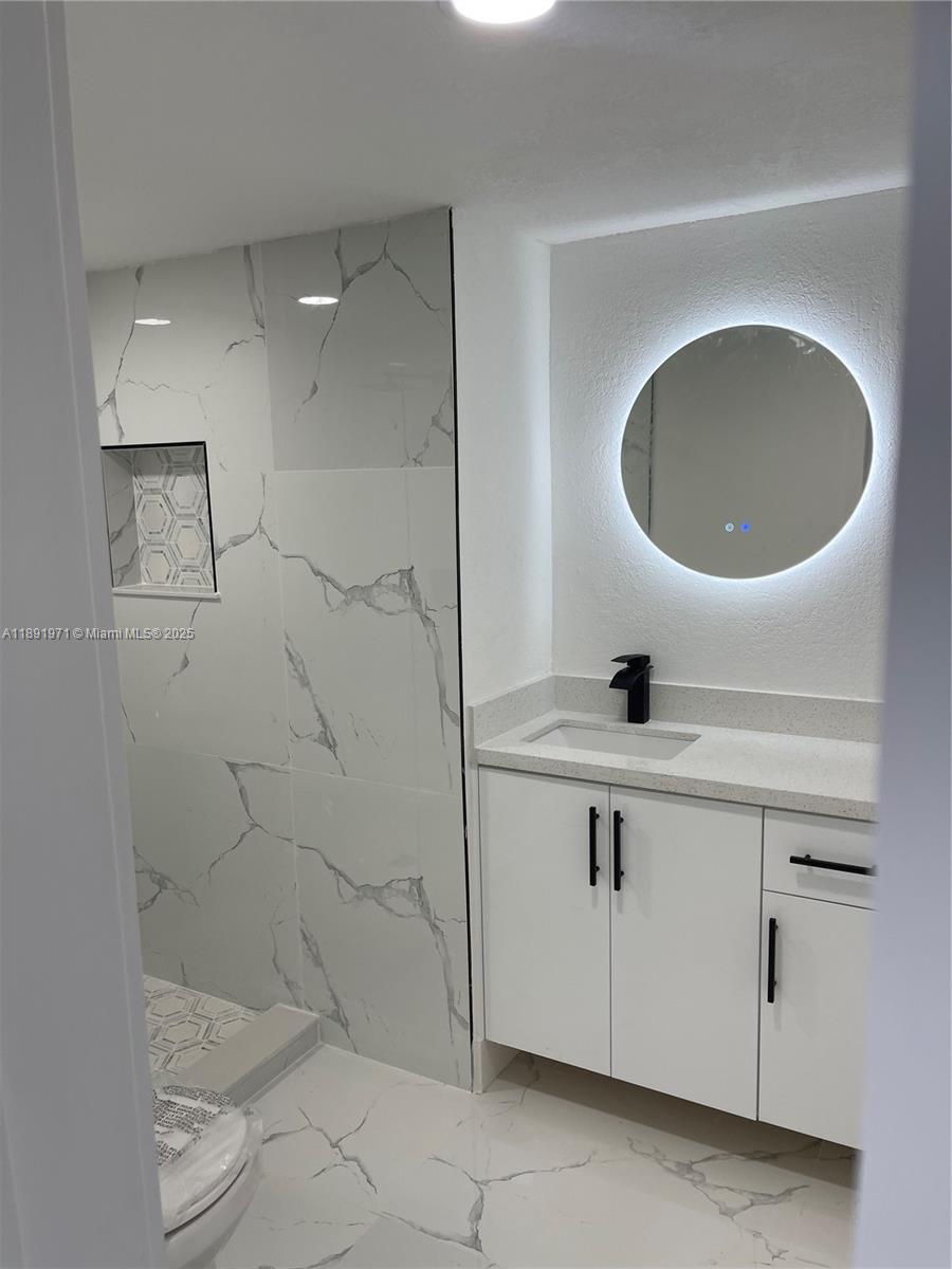 SEA GRAPE TOWN HOMES - Residential Lease