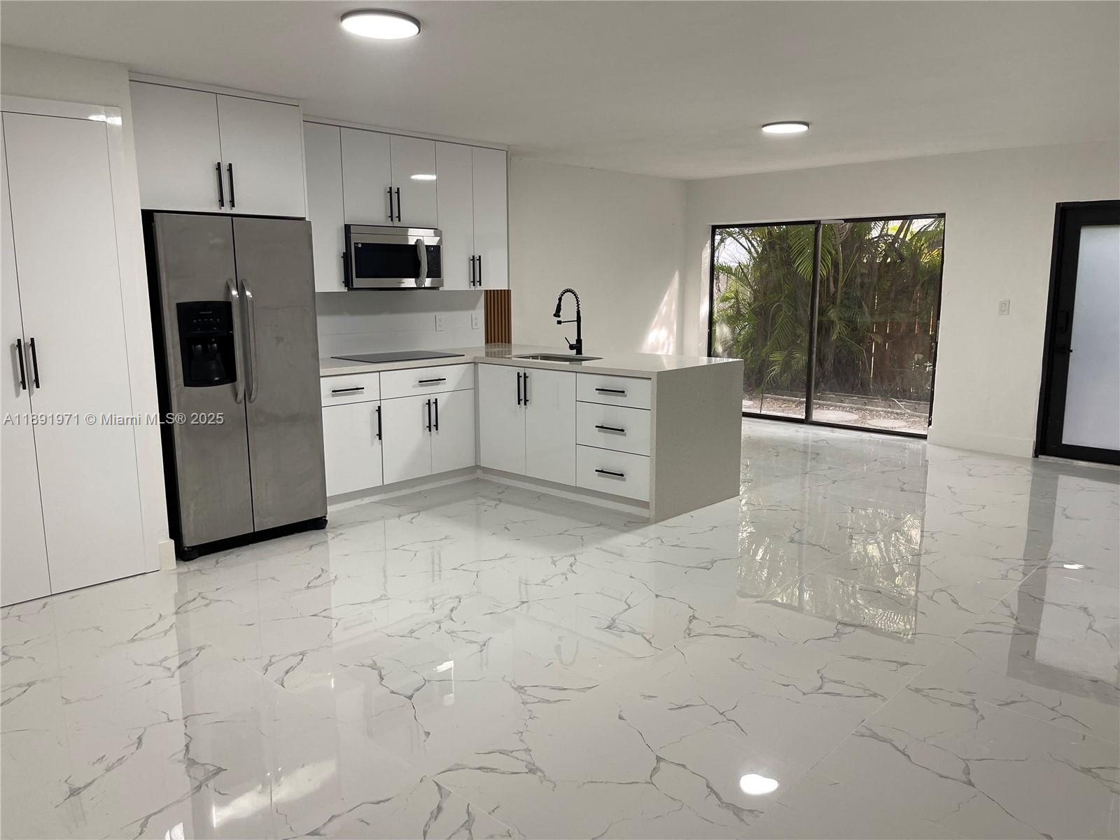 SEA GRAPE TOWN HOMES - Residential Lease