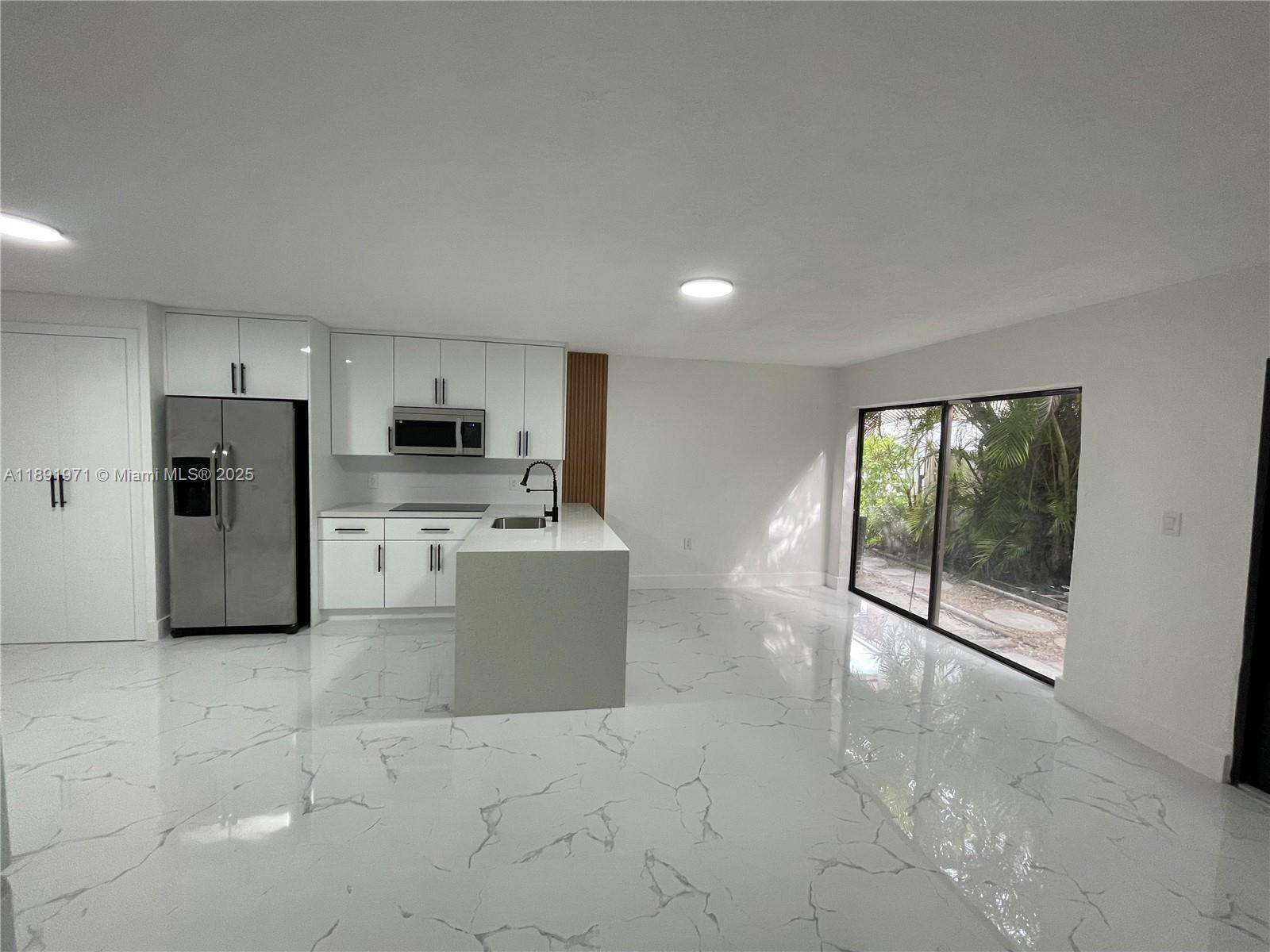 SEA GRAPE TOWN HOMES - Residential Lease