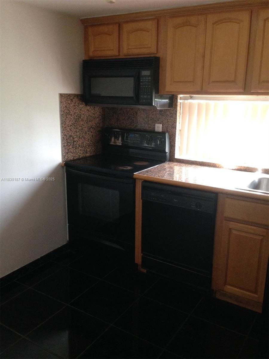 16919 N Bay Rd 514