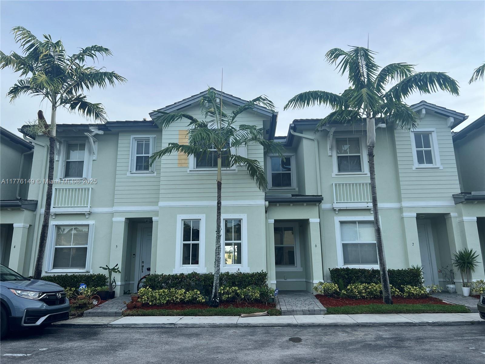 Rental Property at 2935 Se 1st Dr 6, Homestead, Miami-Dade County, Florida - Bedrooms: 3 
Bathrooms: 3  - $2,295 MO.