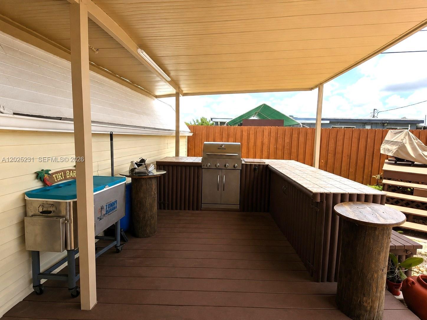 WESTWOOD LAKE - Residential