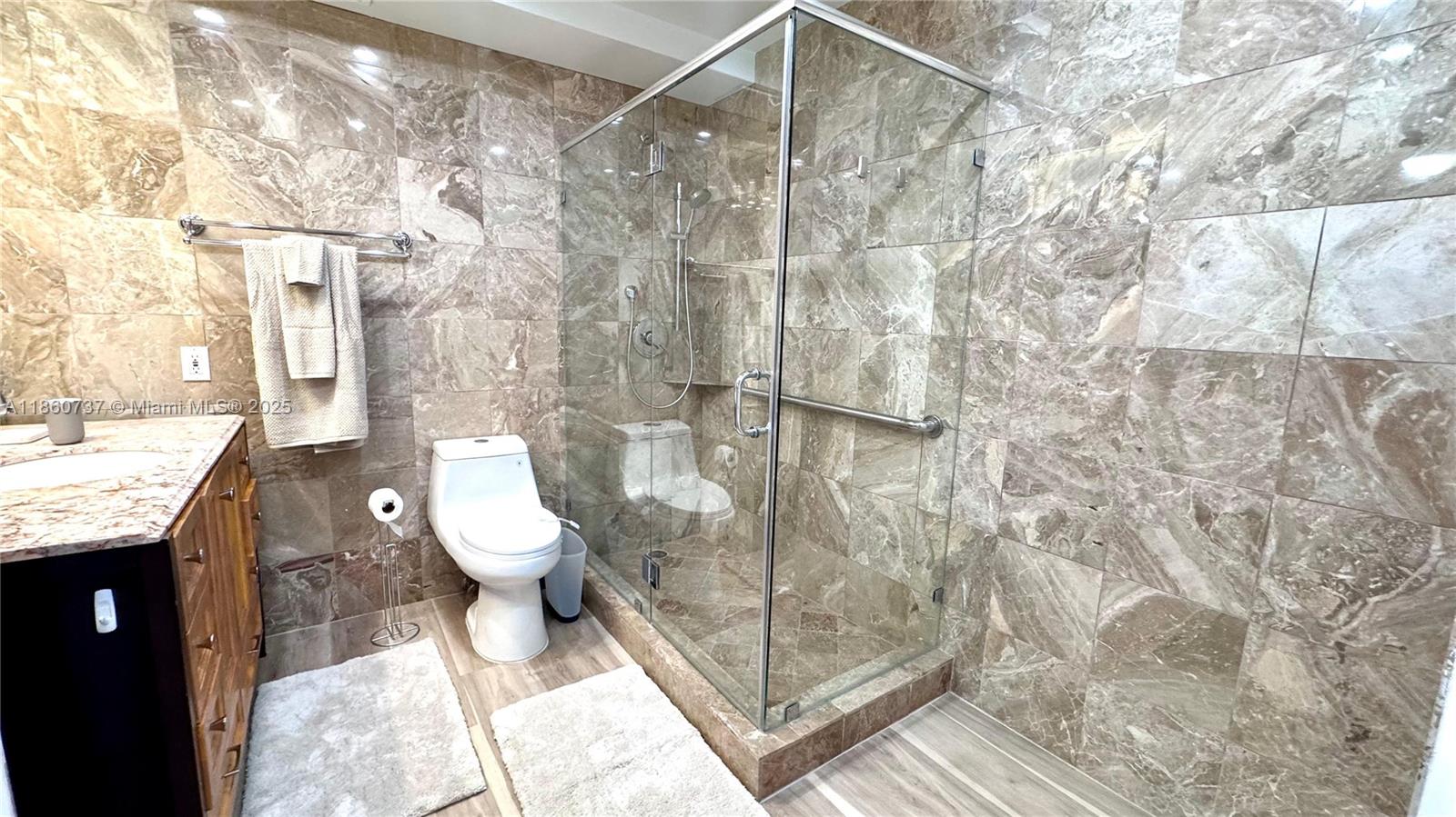 ALEXANDER TOWERS CONDO - Residential Lease