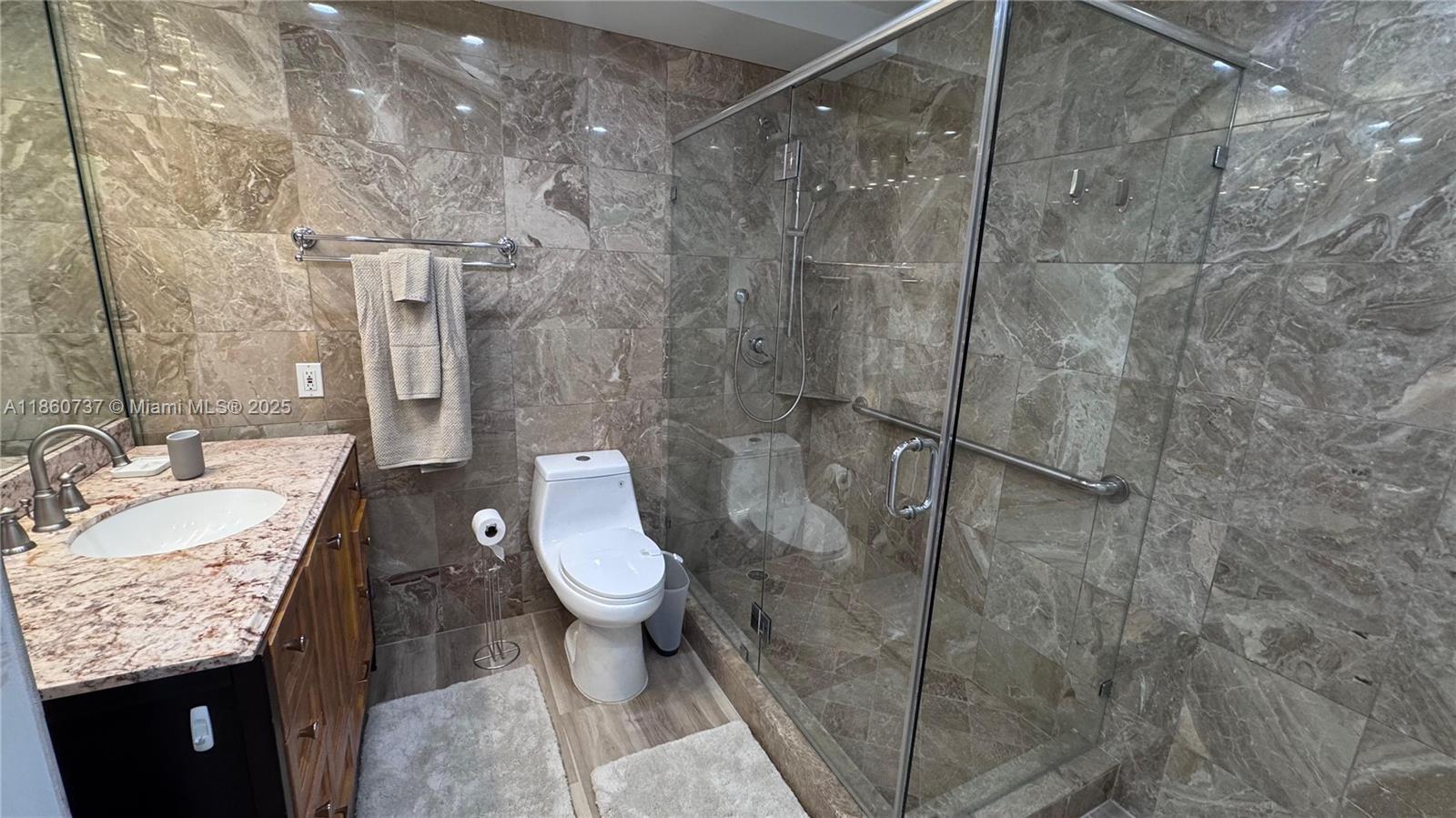 ALEXANDER TOWERS CONDO - Residential Lease