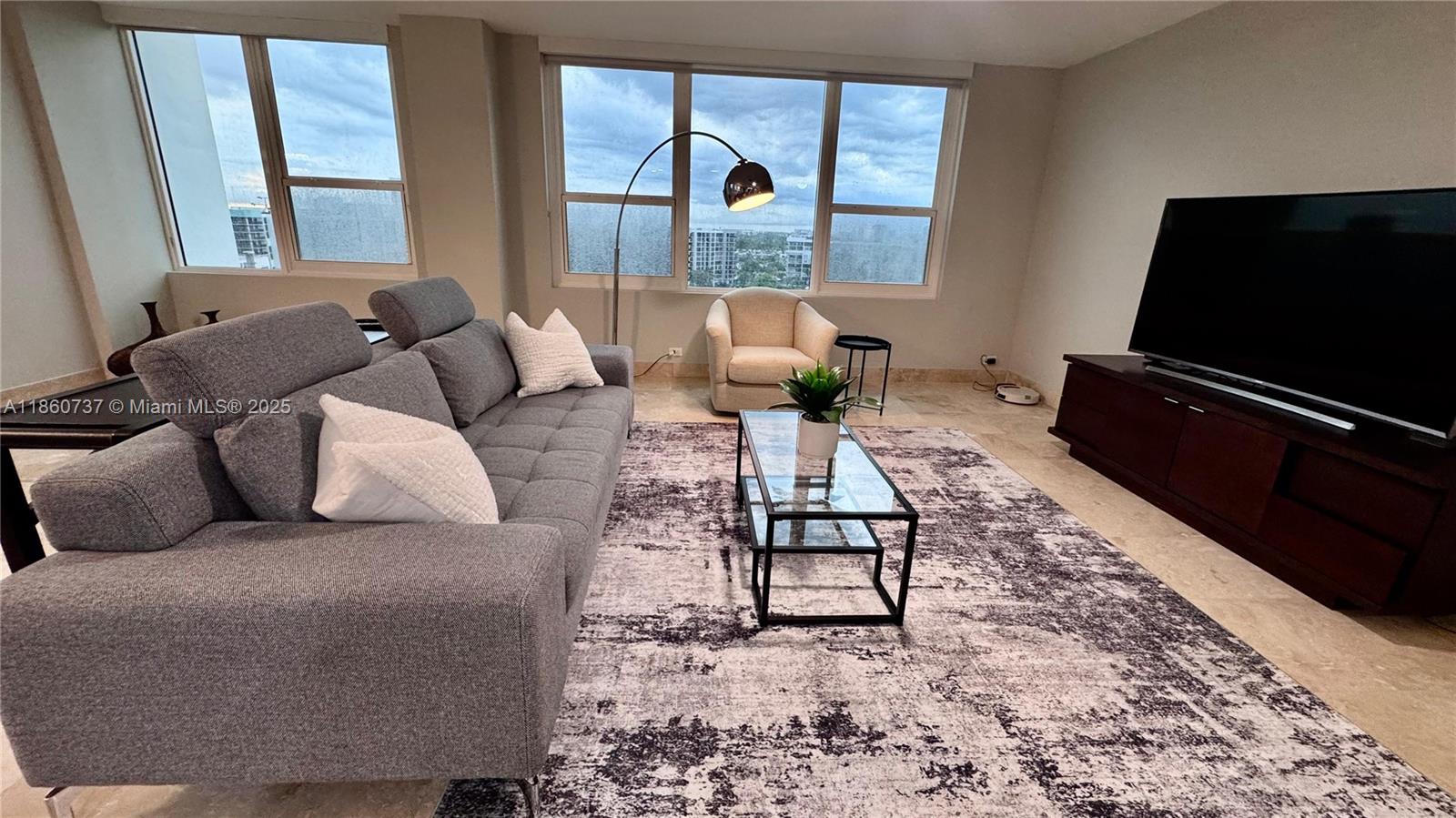 ALEXANDER TOWERS CONDO - Residential Lease