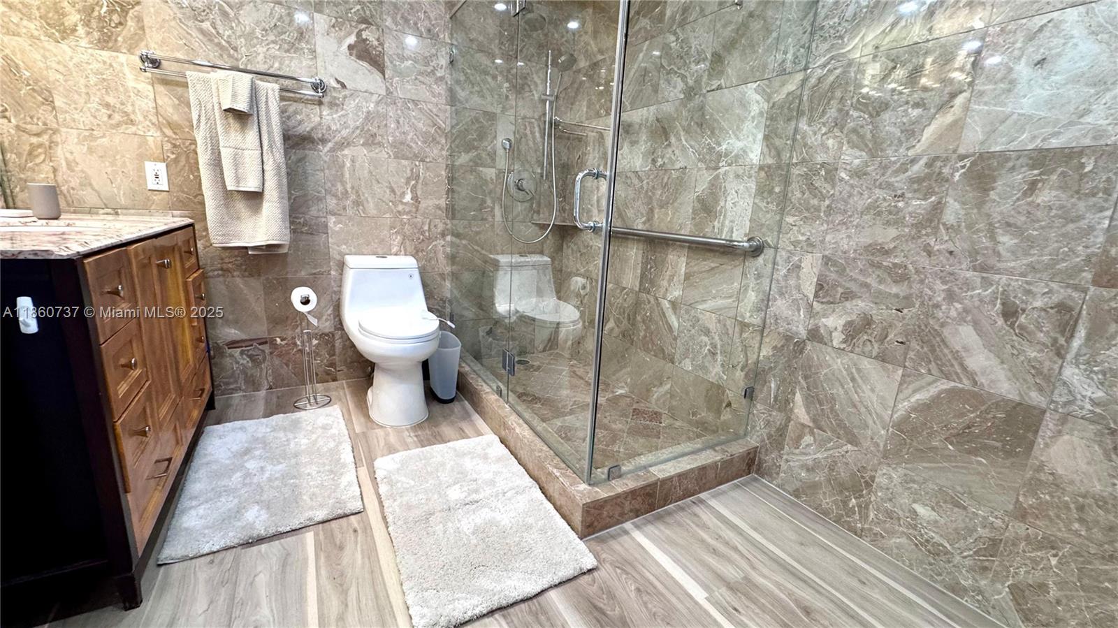 ALEXANDER TOWERS CONDO - Residential Lease