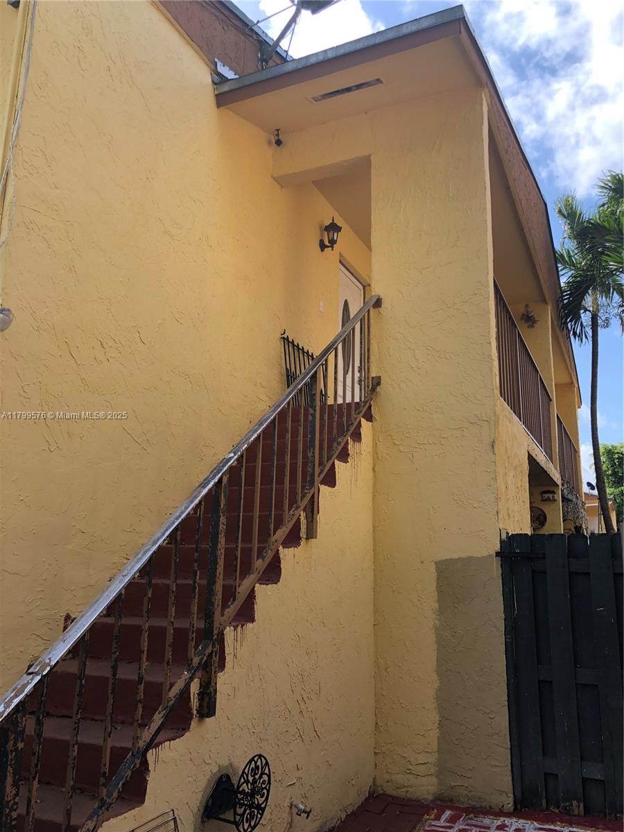 Rental Property at 15421 Sw 81st Cir Ln 212, Miami, Broward County, Florida - Bedrooms: 3 
Bathrooms: 2  - $2,350 MO.