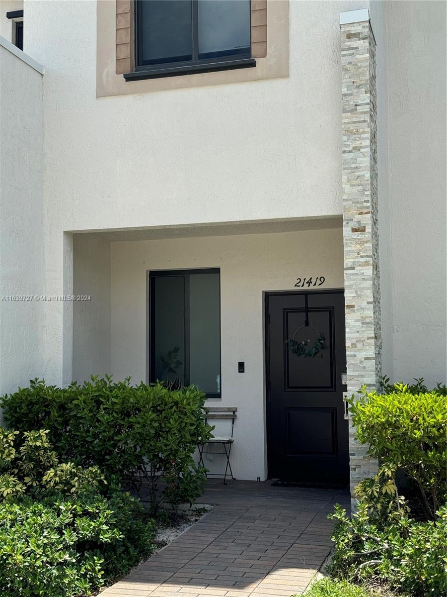 21419 Ne 2nd Path, Miami, Broward County, Florida - 3 Bedrooms  
3 Bathrooms - 
