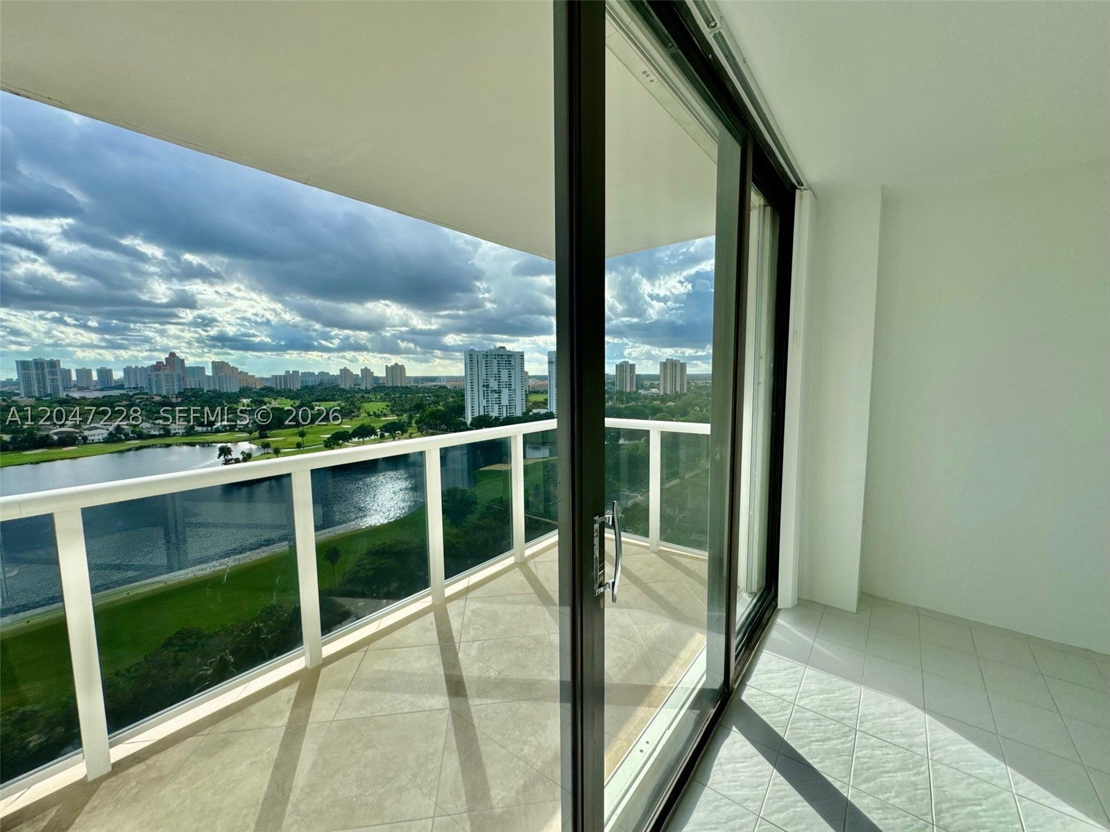 3675 N Country Club Dr 2007, Aventura FL 33180