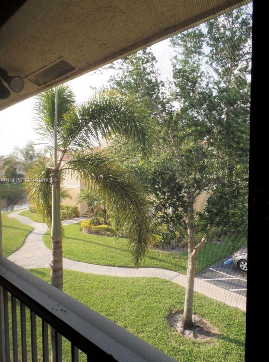 ROYAL POINCIANA CONDO - Residential Lease