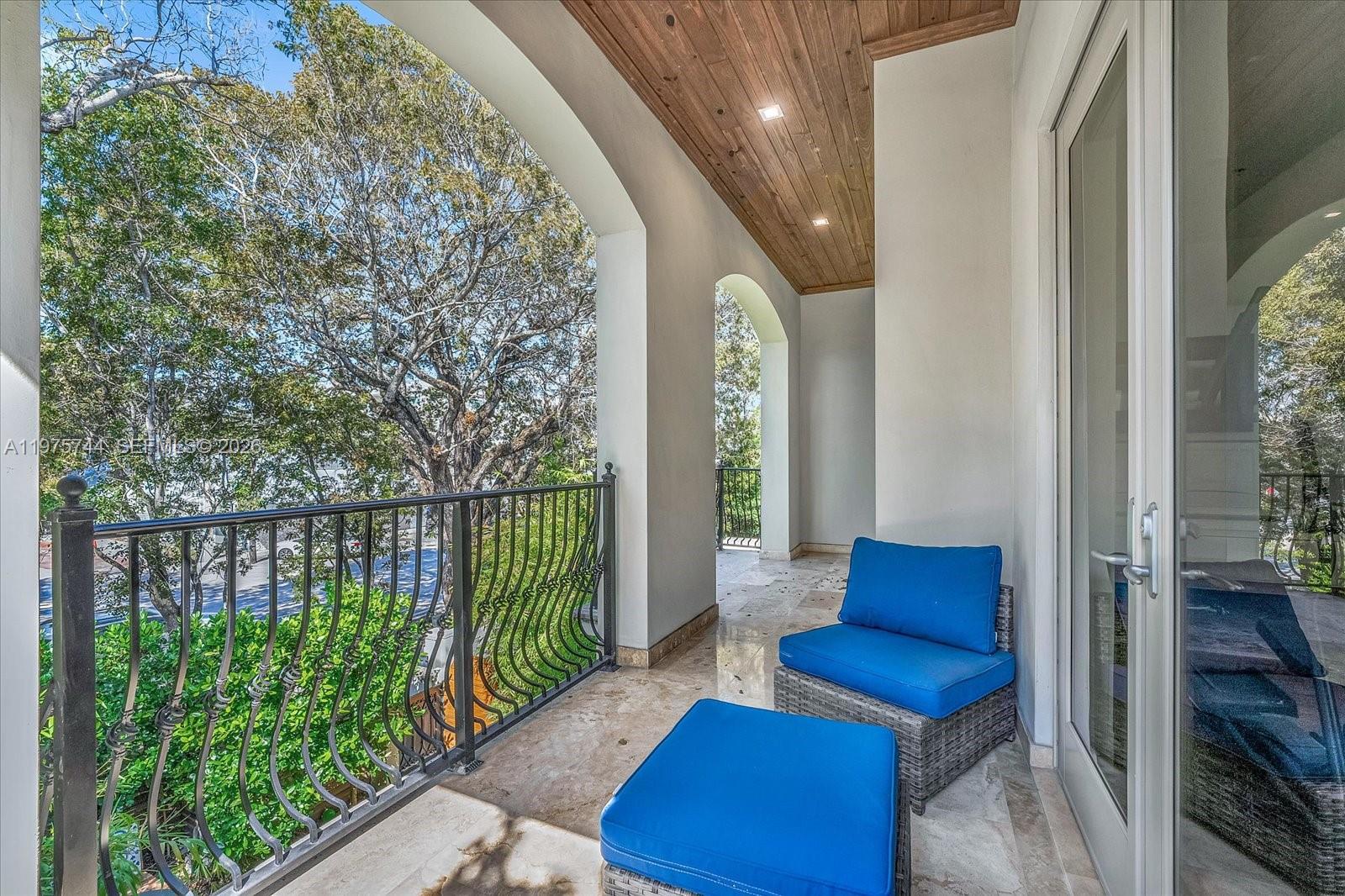 OAK LANE - Residential