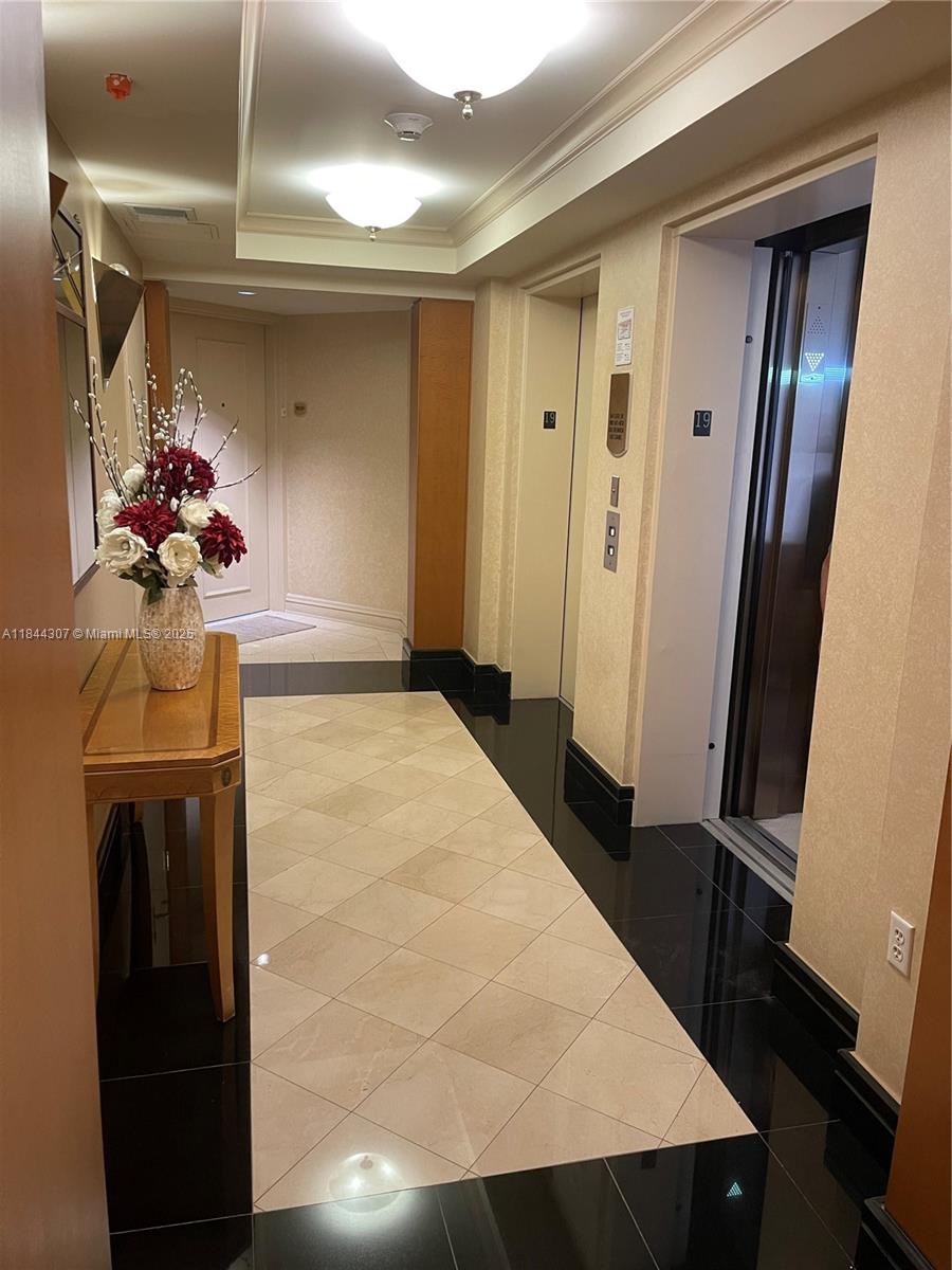 5025 Collins Ave 1908, Miami Beach, FL, 33140/$2,450,000 3 5025 Collins Ave 1908