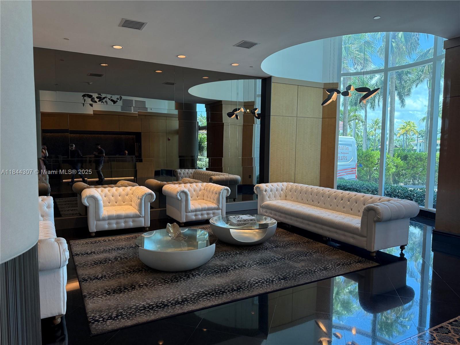 5025 Collins Ave 1908, Miami Beach, FL, 33140/$2,450,000 1 5025 Collins Ave 1908