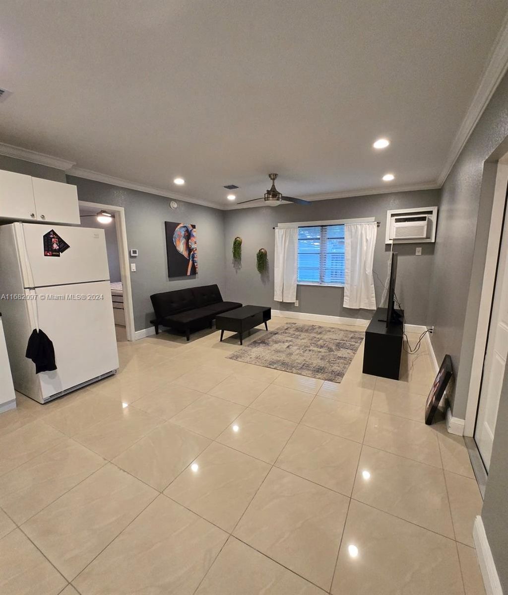 Photo of 831 NE 14th Ct #4, Fort Lauderdale, FL 33304 (MLS # A11682097)