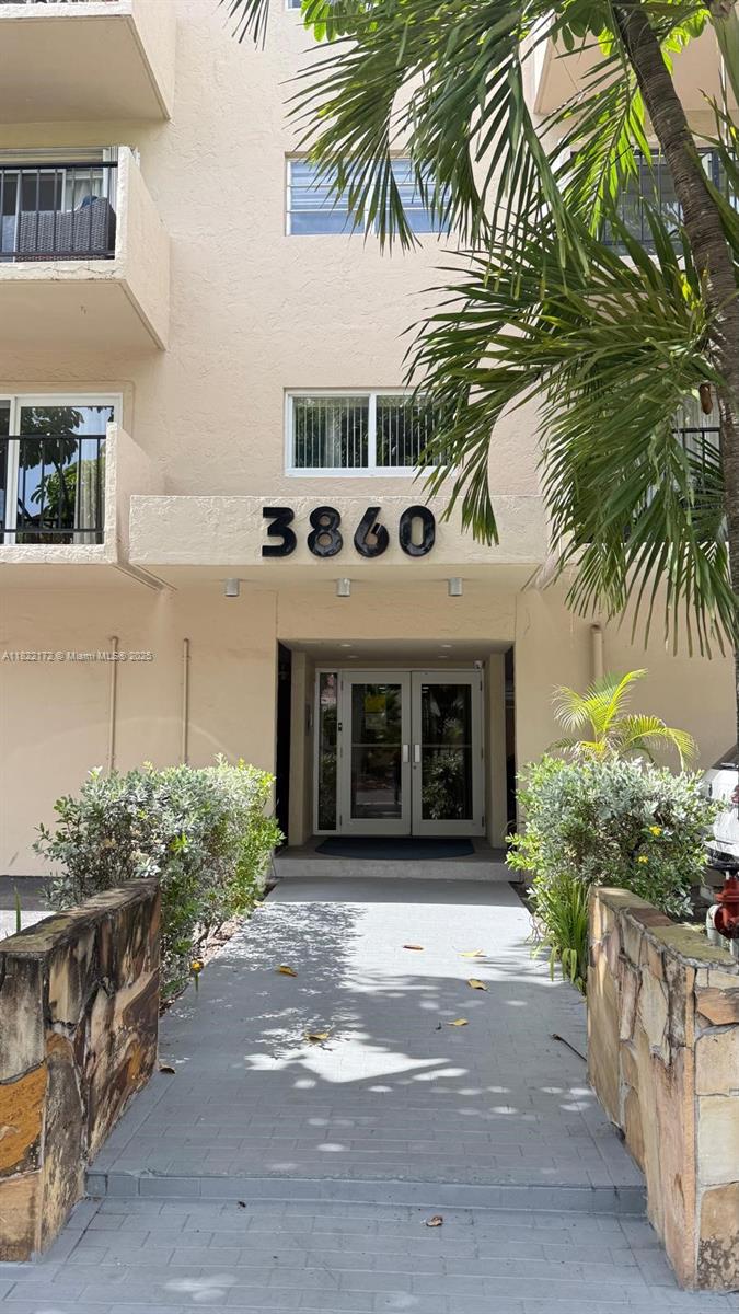 Spacious and beautiful 2 bedrooms and 2 bathrooms unit at Waterway Isles condo a waterfront building, with covered parking. Closed to expressways, shopping centers, and excellent schools. Client motivated send your best offer.