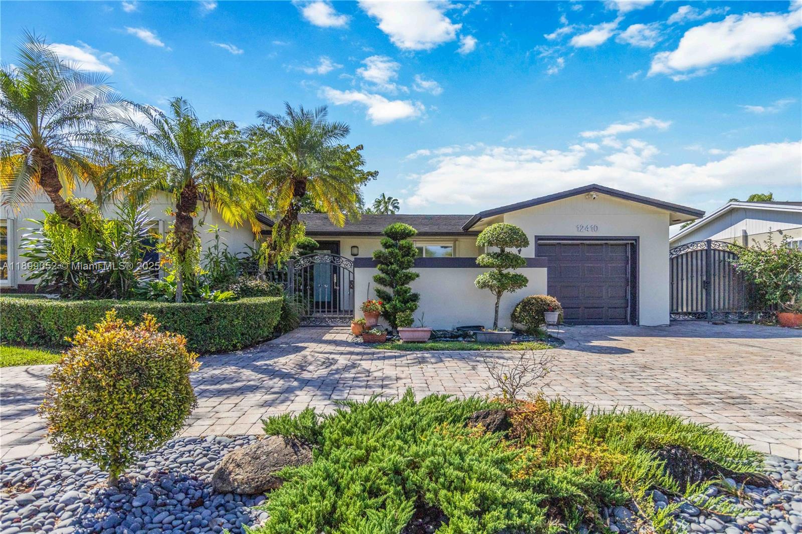 DEVON AIRE ESTATES SEC 2 - Residential