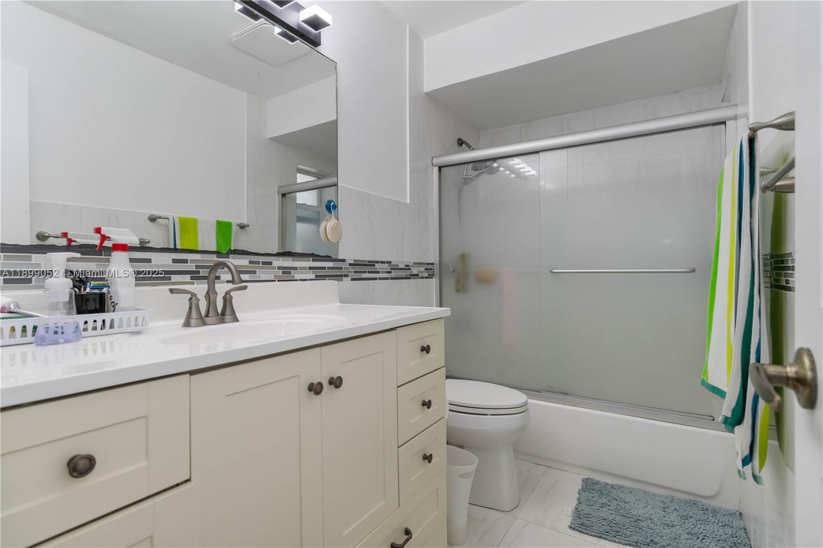 DEVON AIRE ESTATES SEC 2 - Residential