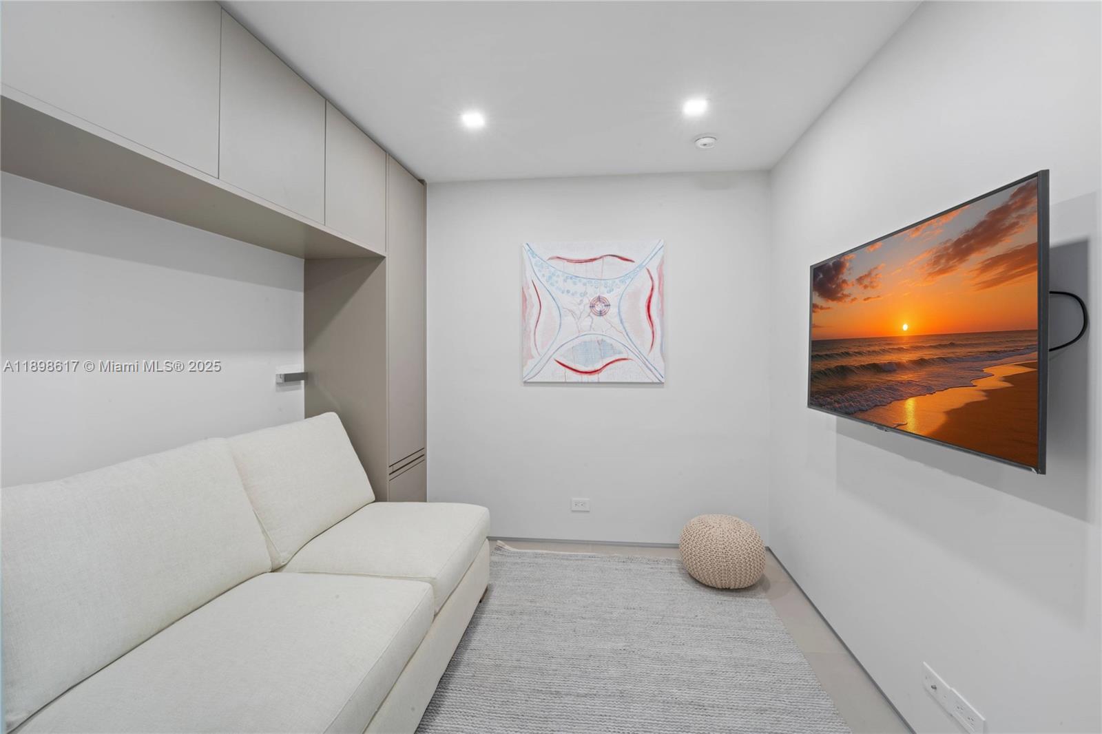 RONEY PALACE CONDO - Residential