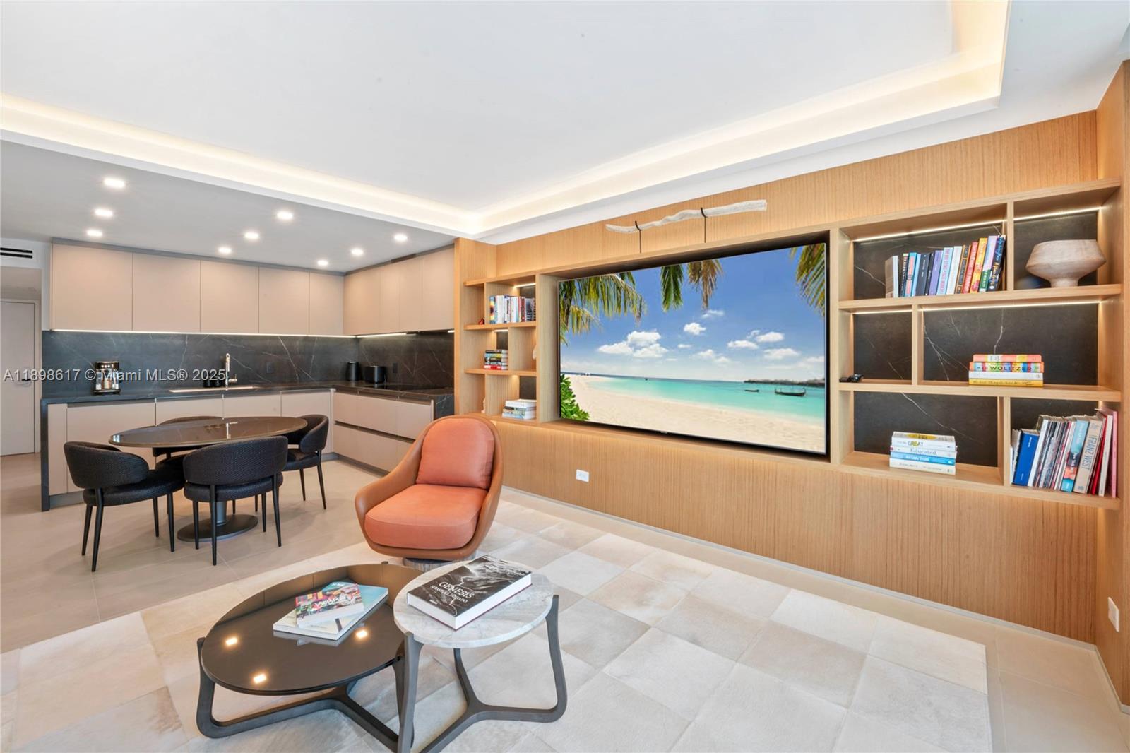 2301 Collins Ave 1005