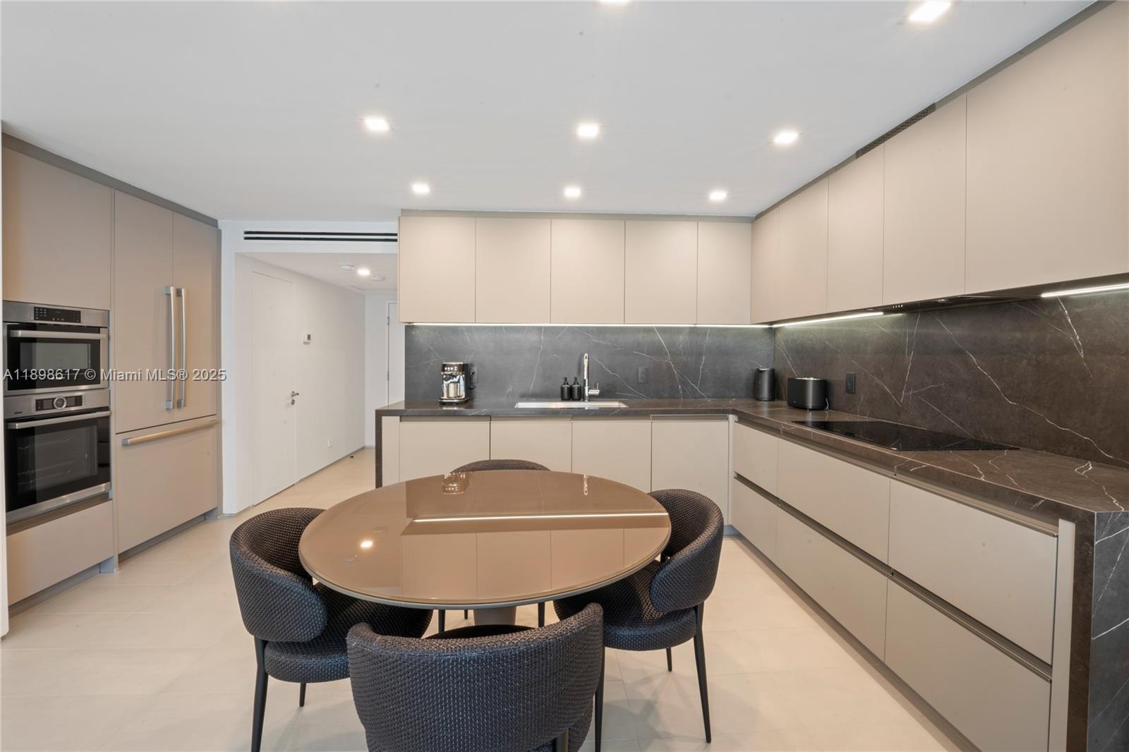 RONEY PALACE CONDO - Residential