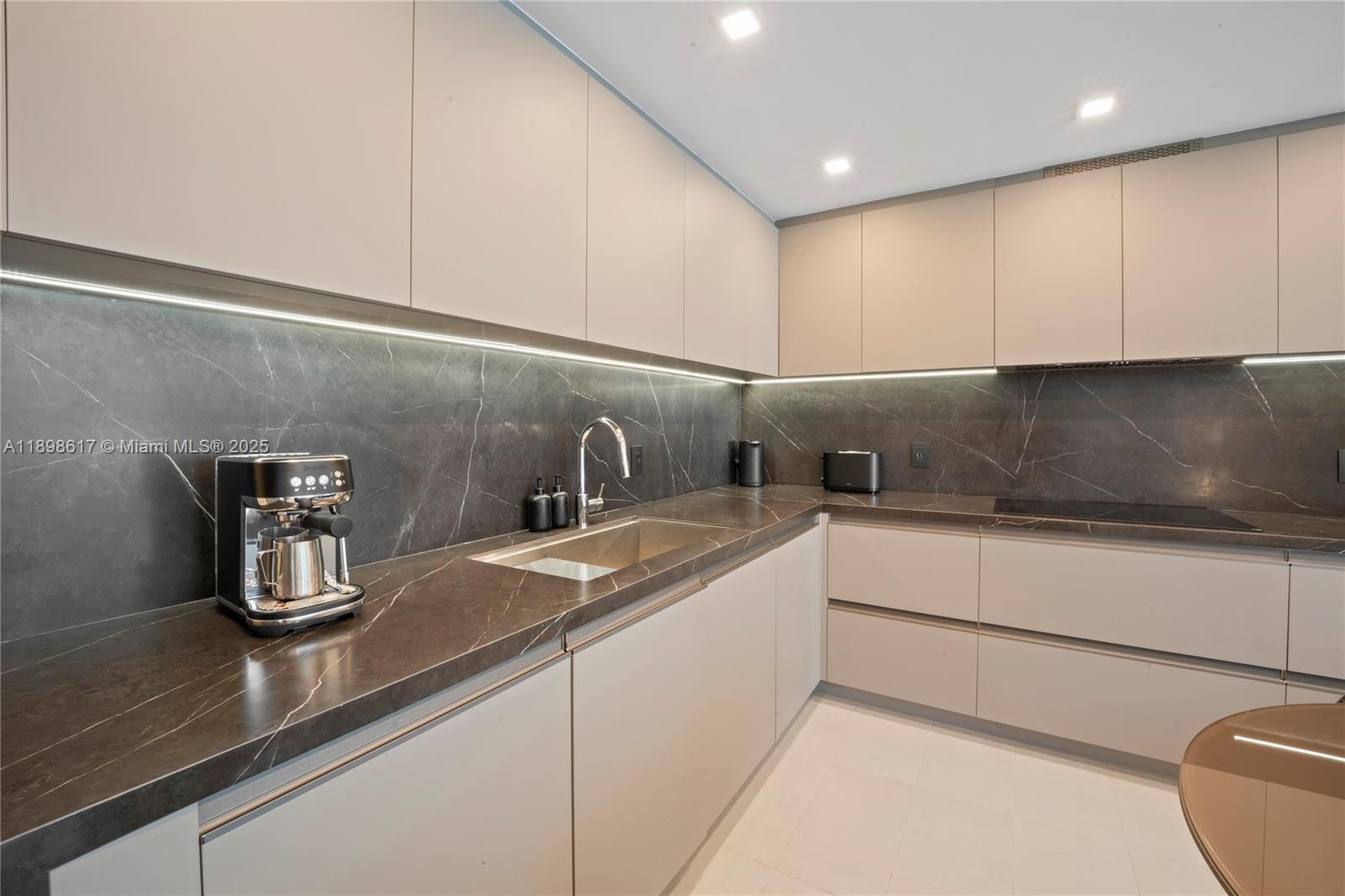 RONEY PALACE CONDO - Residential