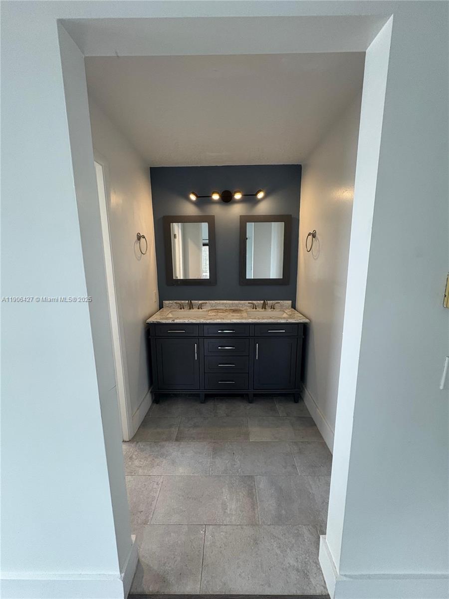 SECTORS 3 & 4 BOUNDARY PL - Residential Lease