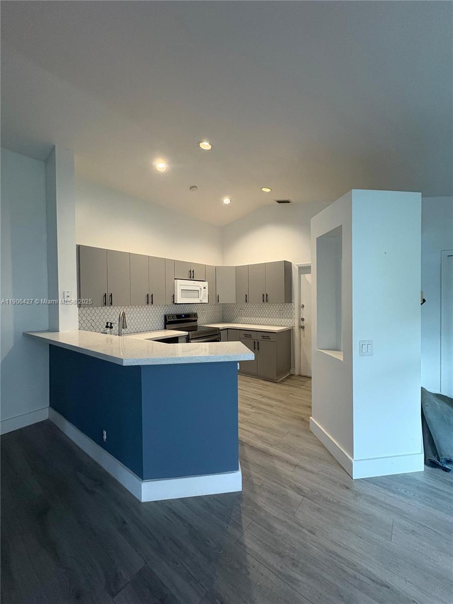 SECTORS 3 & 4 BOUNDARY PL - Residential Lease