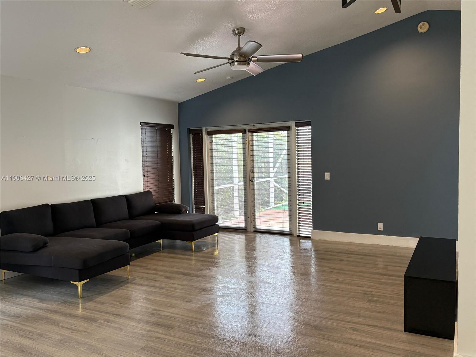 SECTORS 3 & 4 BOUNDARY PL - Residential Lease