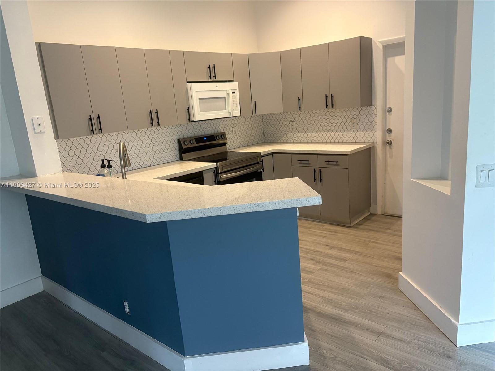 SECTORS 3 & 4 BOUNDARY PL - Residential Lease