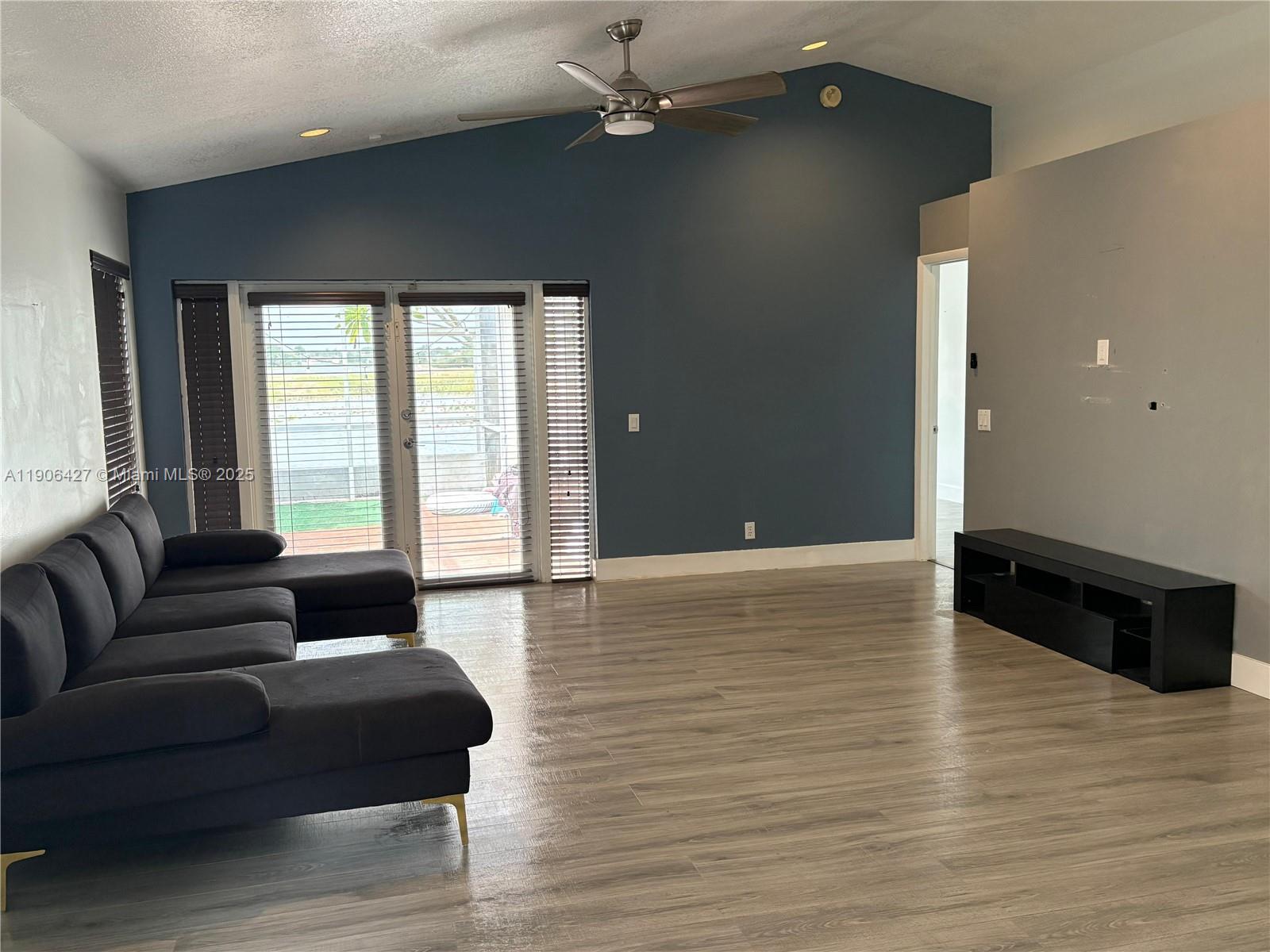 SECTORS 3 & 4 BOUNDARY PL - Residential Lease