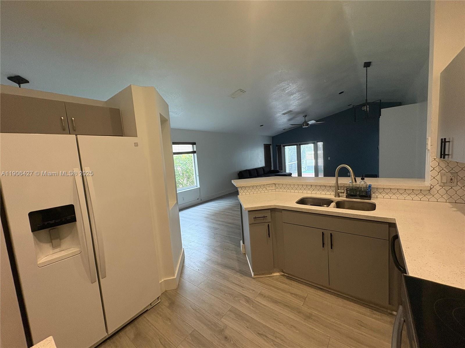 SECTORS 3 & 4 BOUNDARY PL - Residential Lease