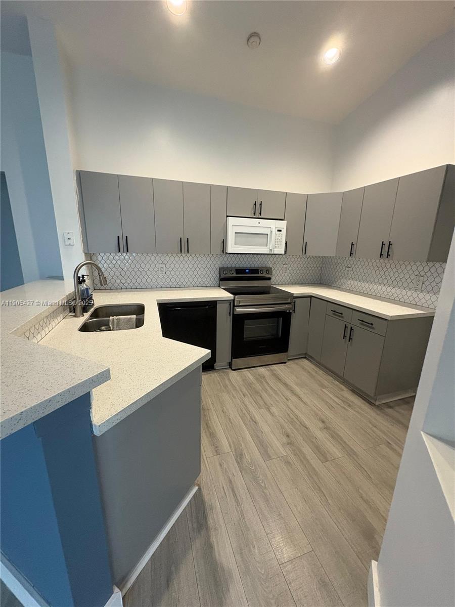 SECTORS 3 & 4 BOUNDARY PL - Residential Lease