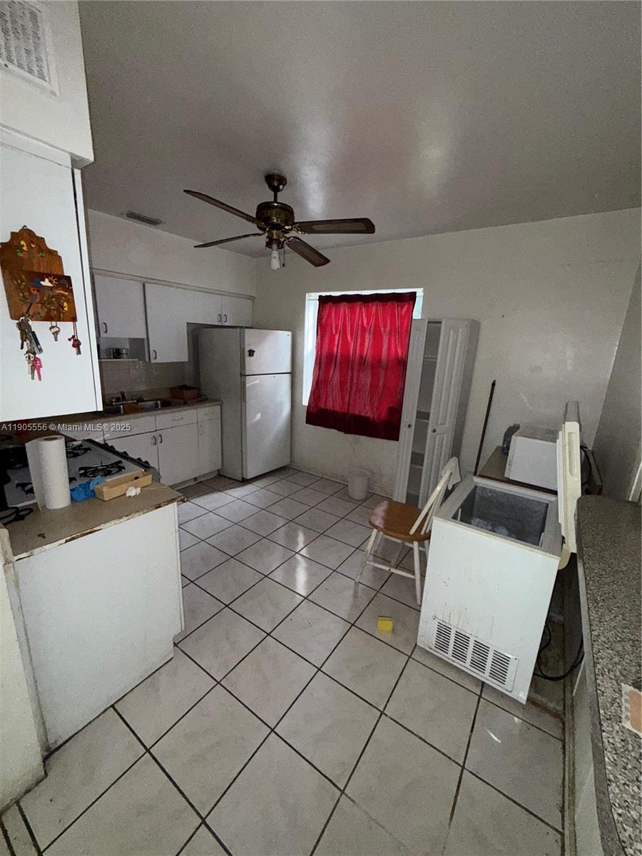 BROADMOOR MANOR - Residential