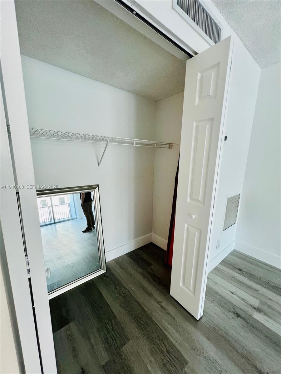 2655 Collins Ave 406