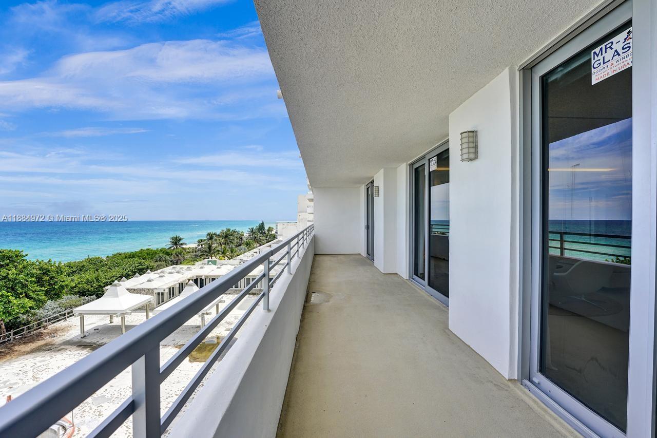 5555 Collins Ave 6H