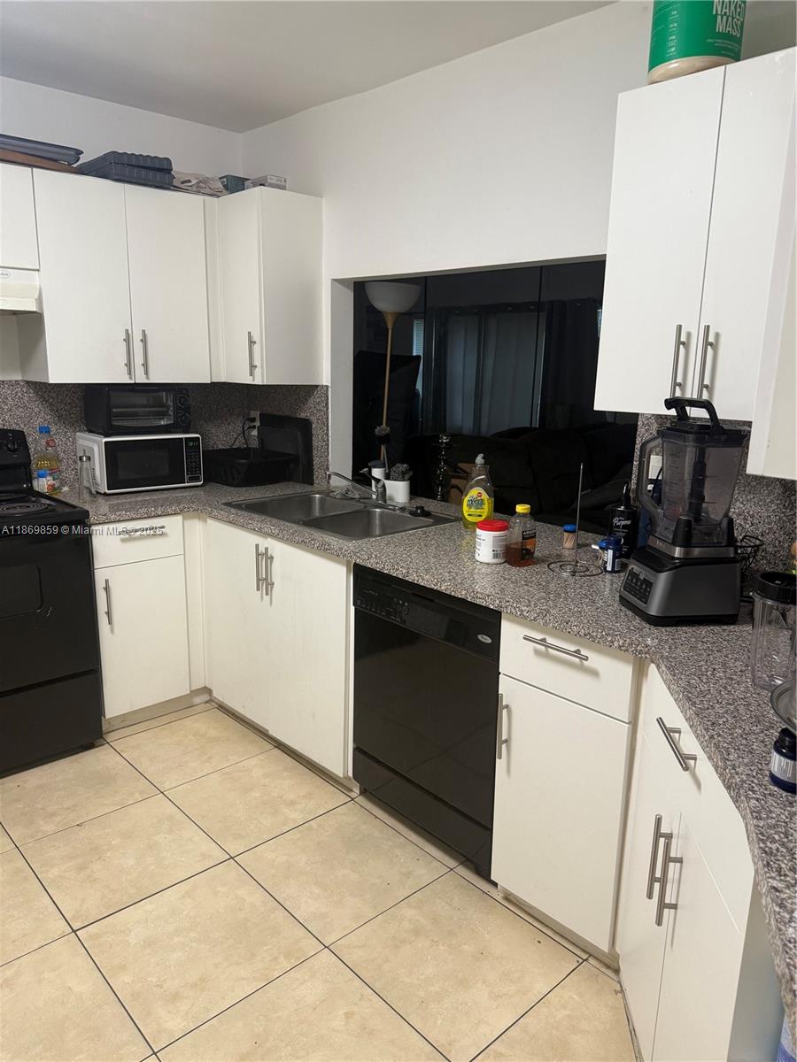 VILLAS AT CORAL SPRINGS - Residential