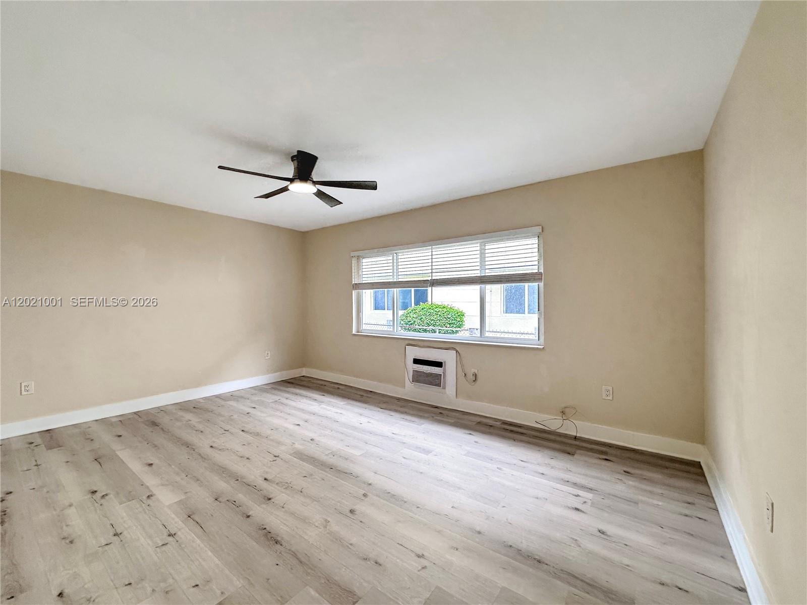 965 Bay Dr 2