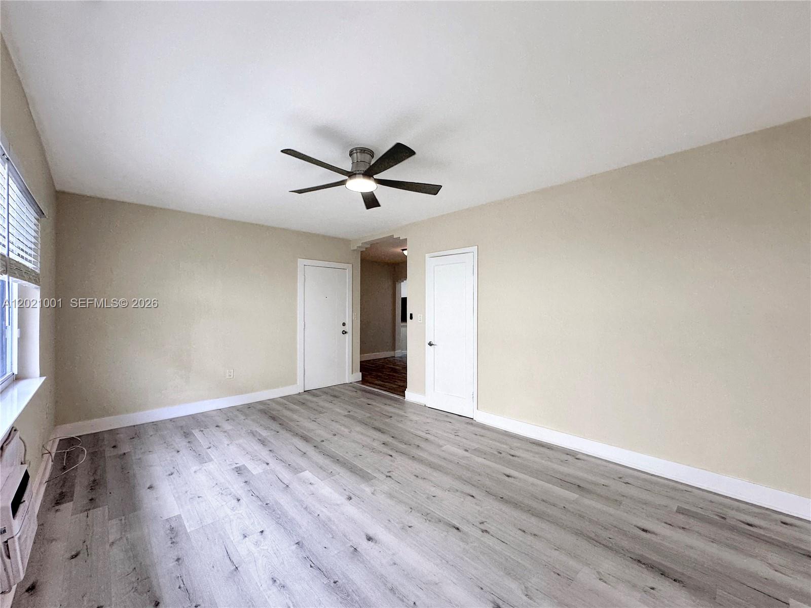 965 Bay Dr 2
