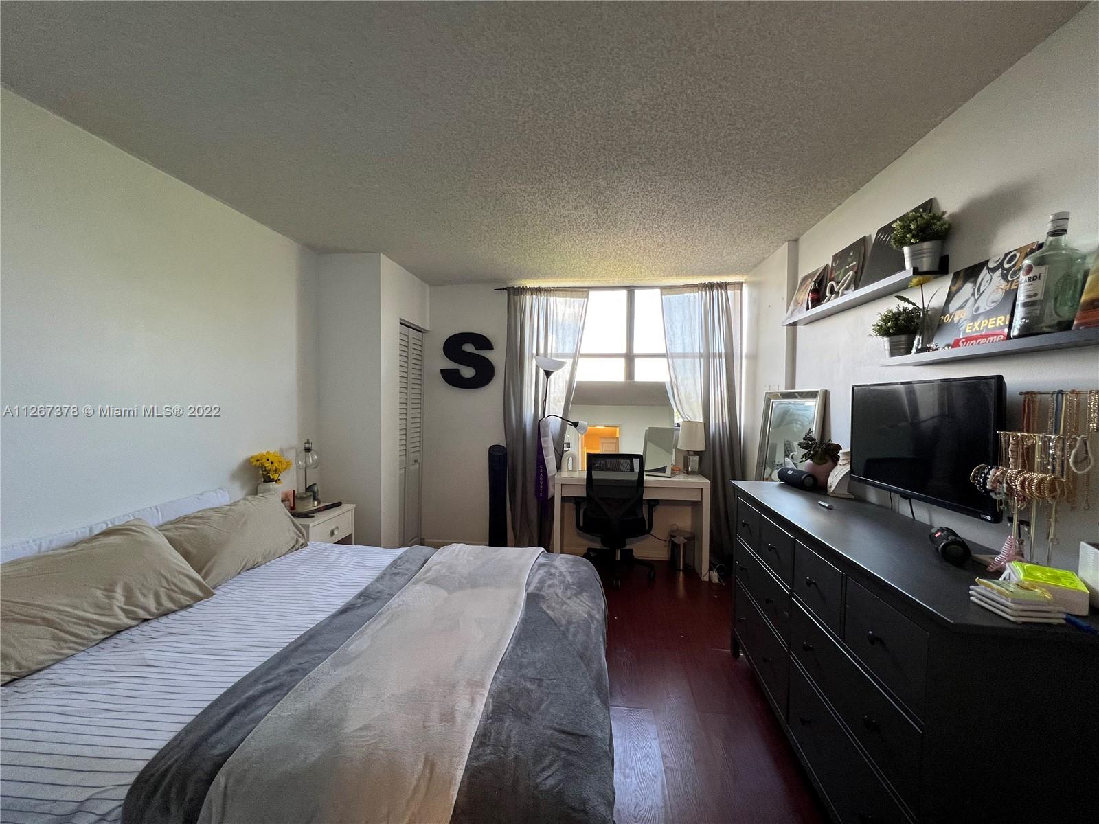 CHANTILLY CONDO - Residential