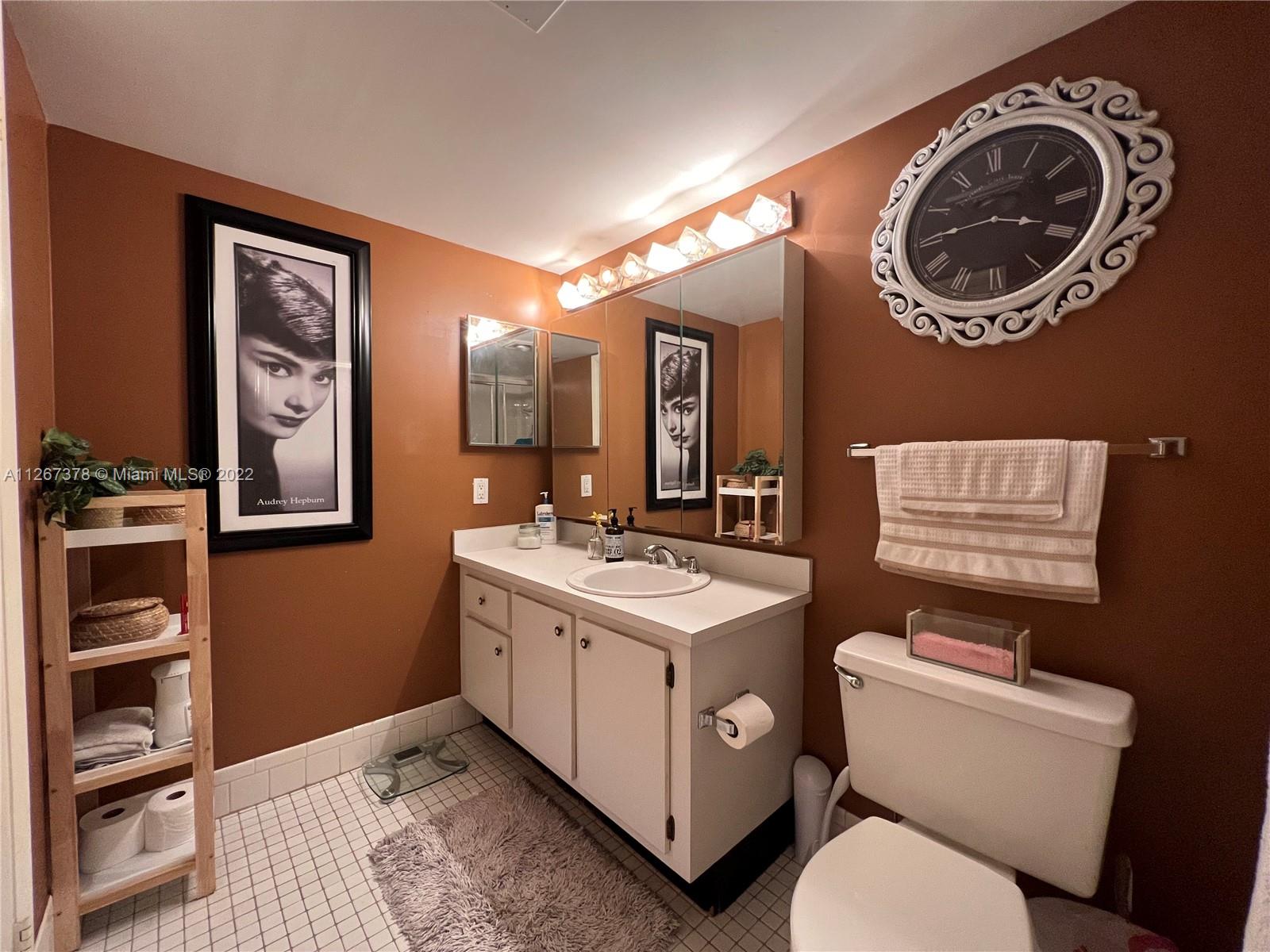 CHANTILLY CONDO - Residential