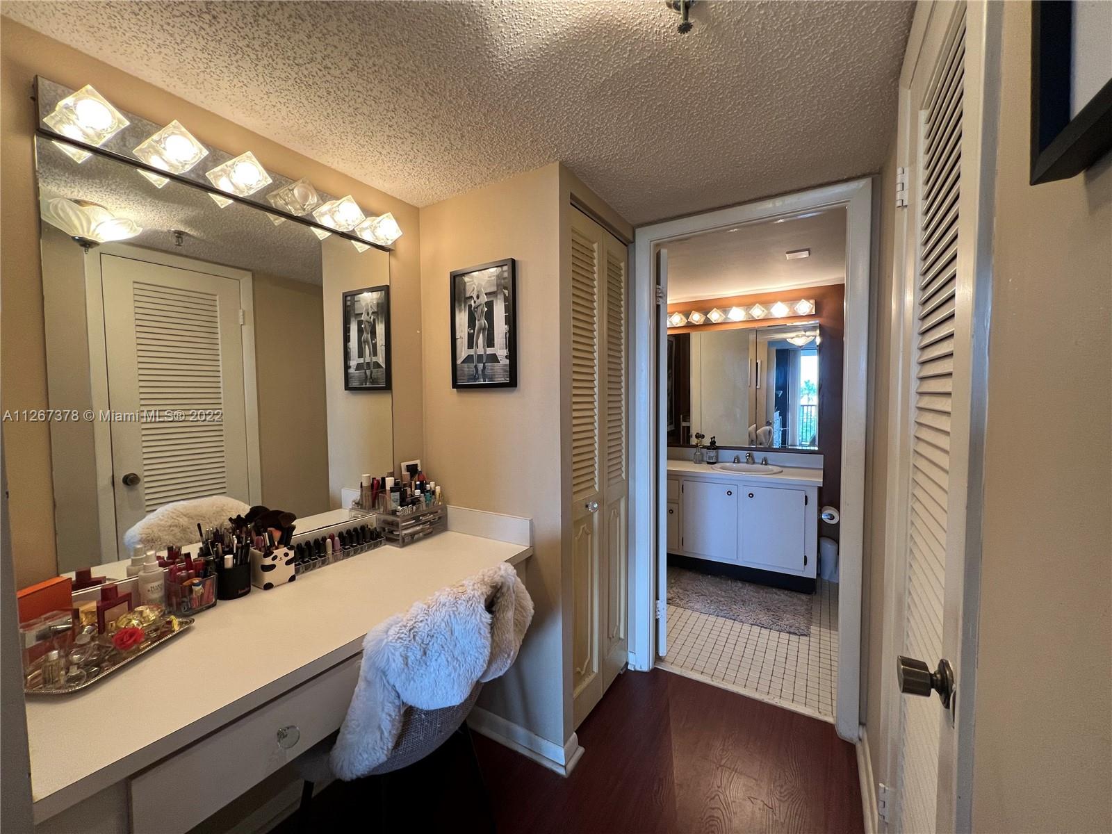 CHANTILLY CONDO - Residential
