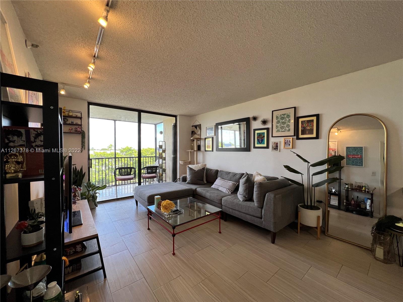 CHANTILLY CONDO - Residential