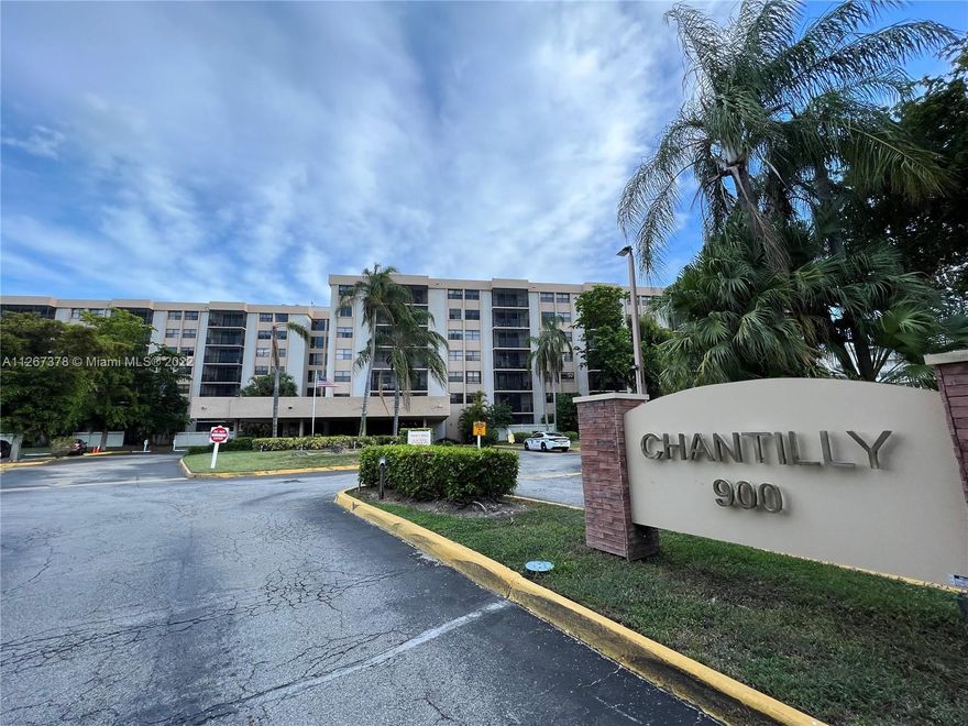 Spacious Condo with views of the city from the balcony, centrally located in desirable North Miami Beach, with 24/7 security in the lobby. Spacious master suite, large screened in balcony overlooking the city along with washer and dryer. The unit has a lot of closet space, additional storage unit, 1 assigned parking space and guests parking. Great community offering 24/7 security, pool, jacuzzi, bbq area, and gym. Very close to I-95, Turnpike, 441, Palmetto, Hard Rock Stadium, Hospitals and Aventura Mall. 20% down payment requirement.